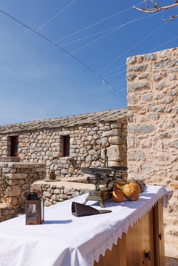 Lithos Stone Suites Areopoli Esterno foto