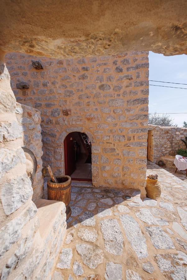 Lithos Stone Suites Areopoli Esterno foto